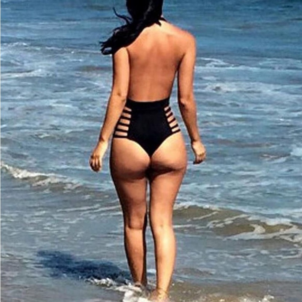 Monokini - Picture 2 of 3